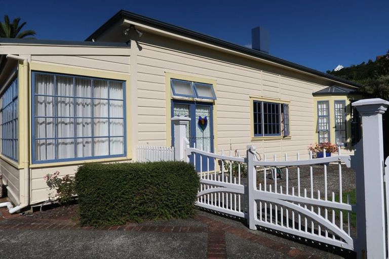 Photo of property in 32 Woodland Road, Johnsonville, Wellington, 6037