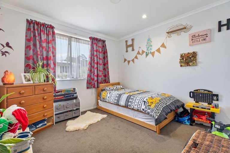 Photo of property in 26 Sunline Avenue, Massey, Auckland, 0614