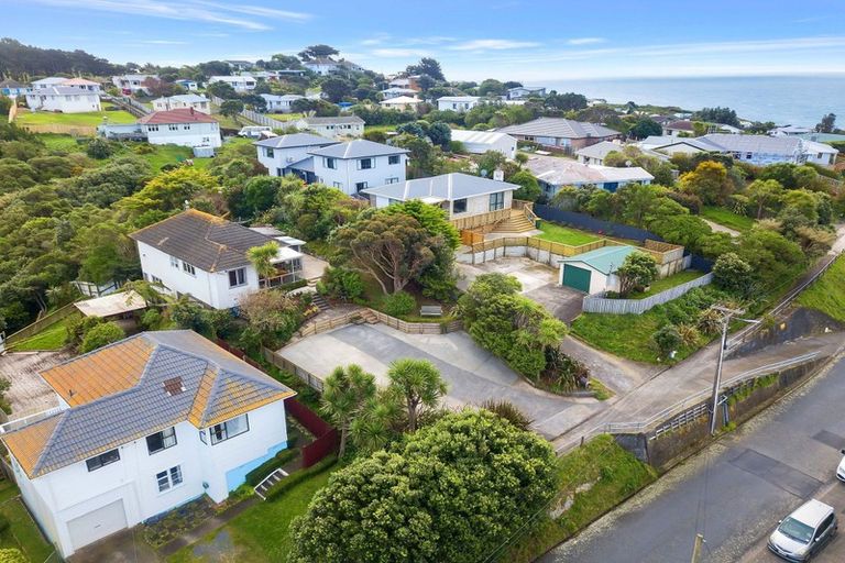 Photo of property in 29 Hiwi Crescent, Titahi Bay, Porirua, 5022