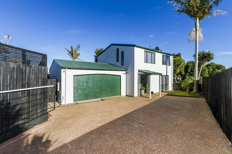 Photo of property in 3a Domain Road, Weymouth, Auckland, 2103