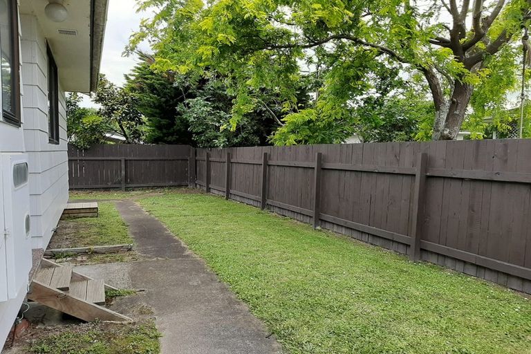 Photo of property in 4 Bryce Place, Kelvin Grove, Palmerston North, 4414