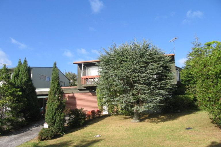 Photo of property in 1/2 Hume Drive, Hillcrest, Auckland, 0627