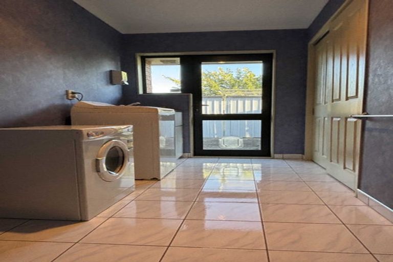 Photo of property in 151 Schnell Drive, Kelvin Grove, Palmerston North, 4414