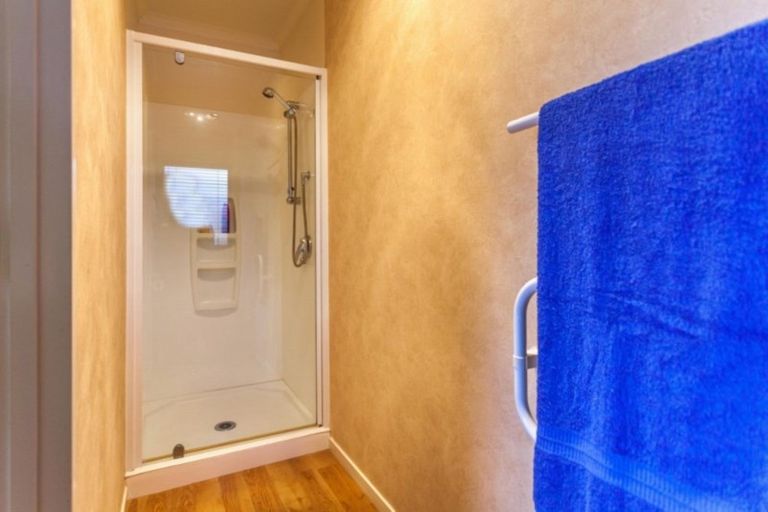 Photo of property in 2 Governors Heights, Whangamata, 3620