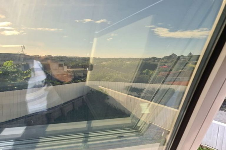 Photo of property in 36 Trias Road, Totara Vale, Auckland, 0629