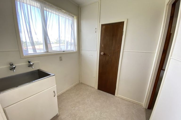 Photo of property in 60 Casuarina Road, Half Moon Bay, Auckland, 2012