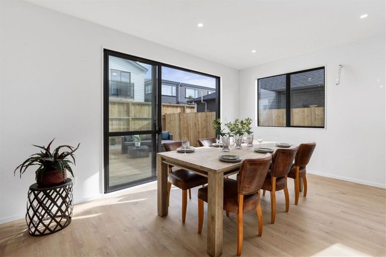 Photo of property in 3 Ropere Street, Kumeu, 0810