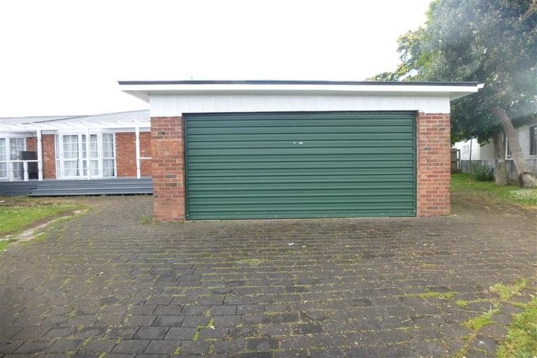 Photo of property in 43 Hallberry Road, Mangere East, Auckland, 2024