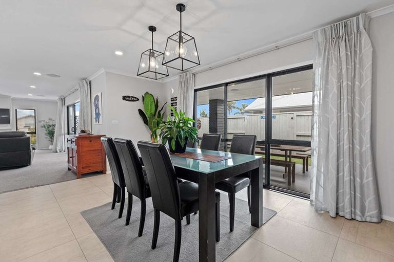 Photo of property in 99 Palm Springs Boulevard, Papamoa Beach, Papamoa, 3118