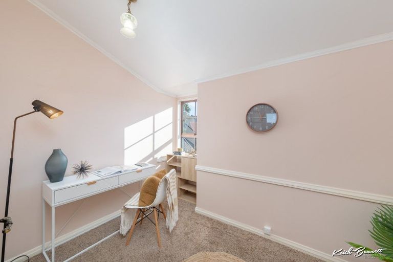 Photo of property in 15 Johnswood Grove, Clouston Park, Upper Hutt, 5018