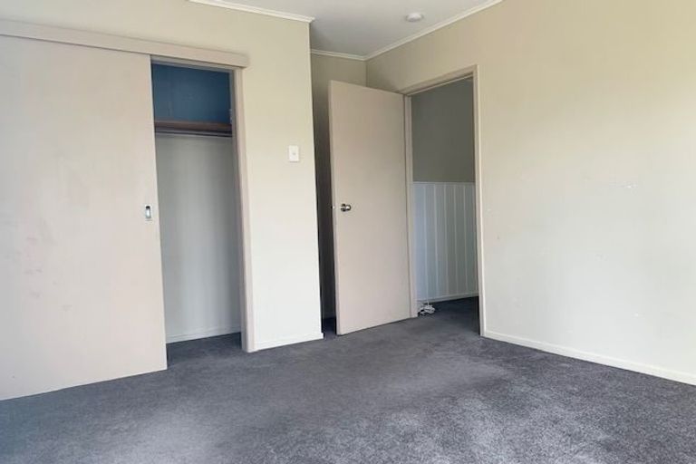 Photo of property in 11 Netherlands Avenue, Kelston, Auckland, 0602