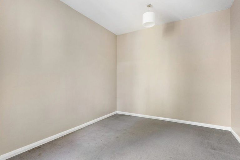 Photo of property in 17 Home Street, Mount Victoria, Wellington, 6011