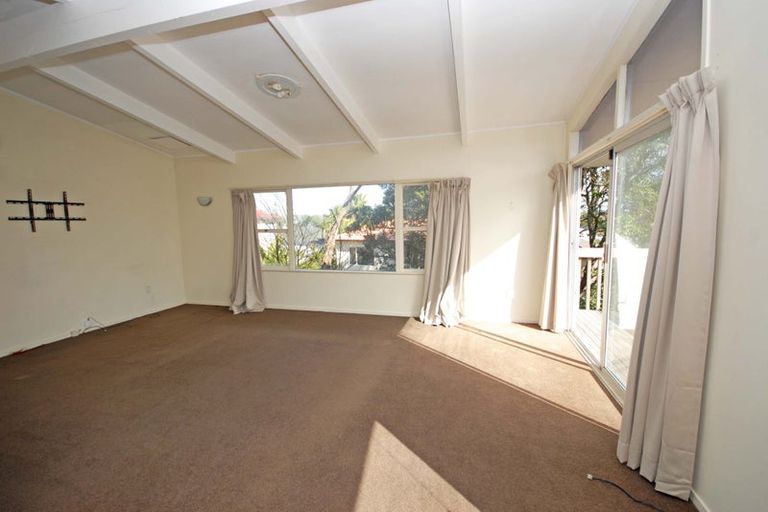 Photo of property in 1/40 Woodstock Road, Forrest Hill, Auckland, 0620