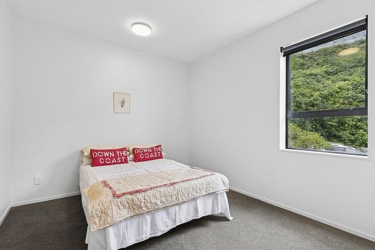 Photo of property in 4/63 Tiketike Way, Brooklyn, Wellington, 6021