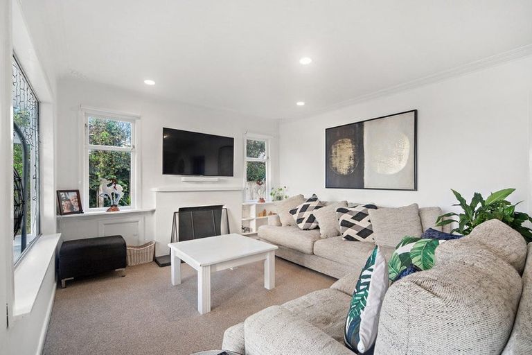 Photo of property in 15 Torkar Road, Clarks Beach, 2122