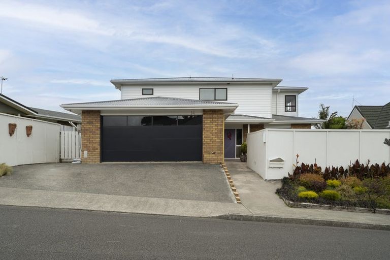 Photo of property in 14 Ronald Woolf Place, Churton Park, Wellington, 6037