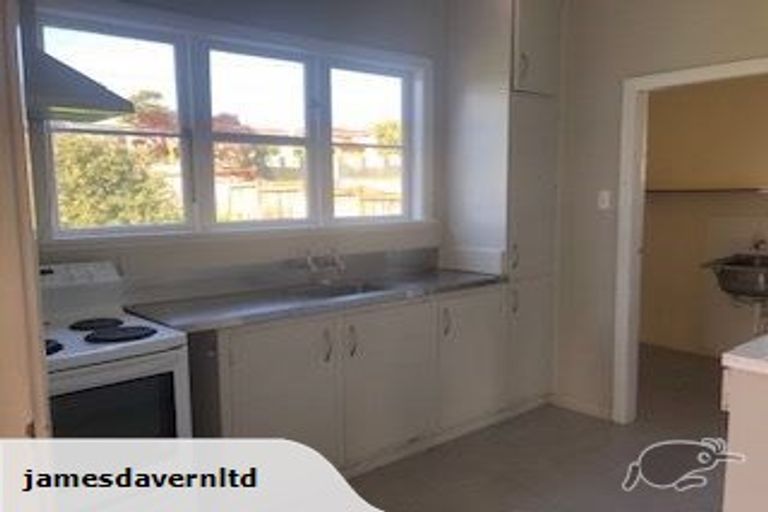 Photo of property in 192 Rathgar Road, Henderson, Auckland, 0610