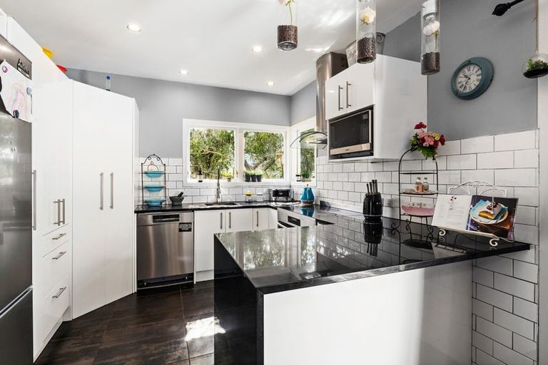 Photo of property in 6b Orange Grove, Churton Park, Wellington, 6037