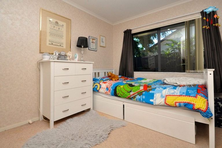 Photo of property in 6 Lothian Brae, Wattle Downs, Auckland, 2103