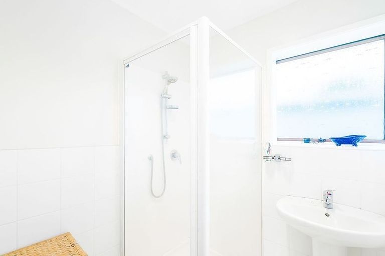 Photo of property in 3/38 Kirrie Avenue, Te Atatu South, Auckland, 0610