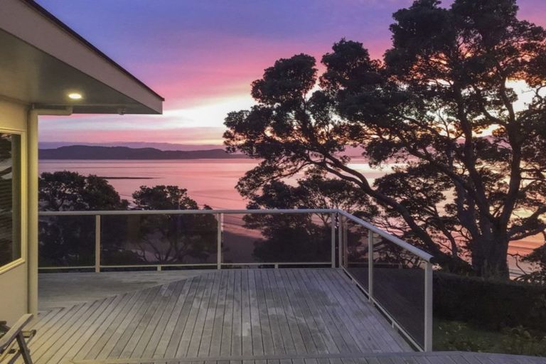 Photo of property in 30 Marellen Drive, Red Beach, 0932