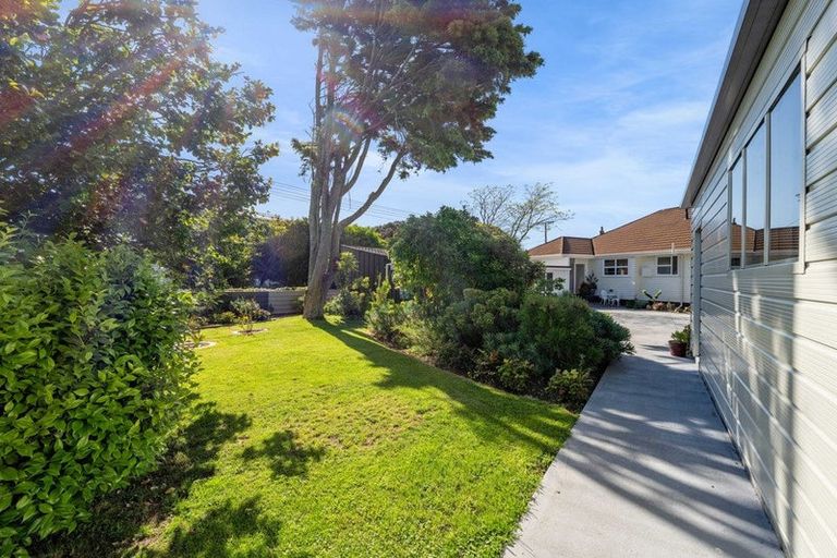 Photo of property in 16 Glen Almond Street, New Plymouth, 4310