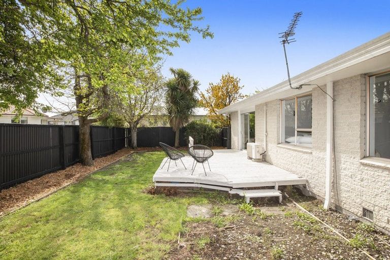 Photo of property in 2/21a Quinns Road, Shirley, Christchurch, 8013