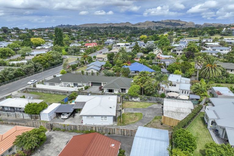 Photo of property in 8 Lucknow Road, Havelock North, 4130