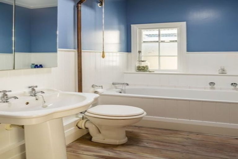 Photo of property in 150 Motuhara Road, Plimmerton, Porirua, 5026