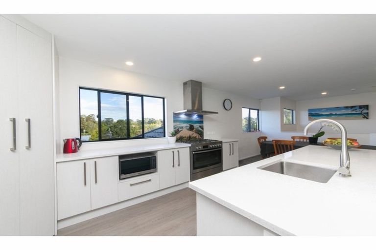 Photo of property in 16 Denehurst Drive, Waimauku, 0812