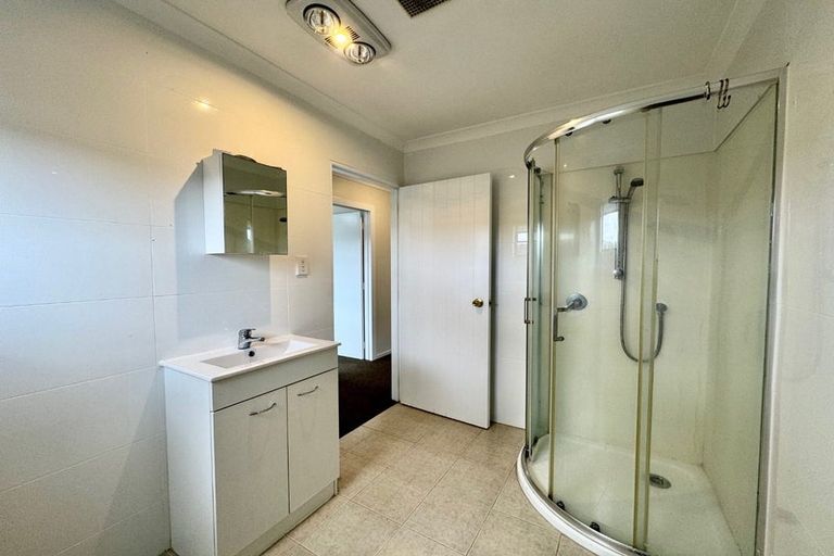 Photo of property in 25 Chieftain Rise, Goodwood Heights, Auckland, 2105