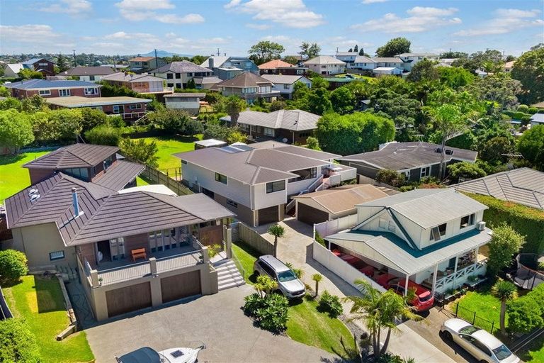 Photo of property in 21a Alexander Street, Cockle Bay, Auckland, 2014