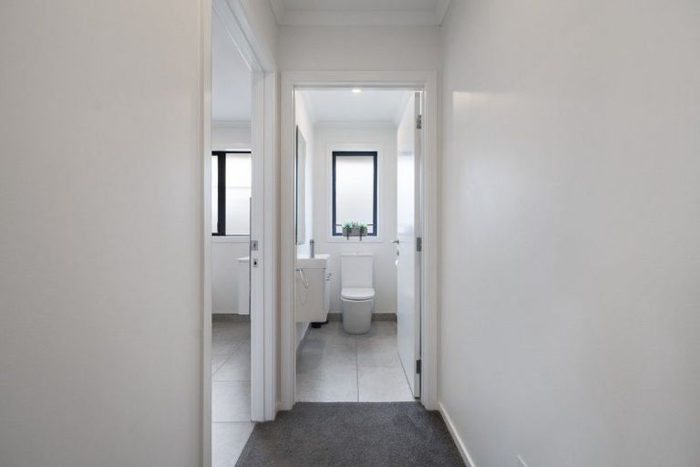 Photo of property in 21 Sardinia Grove, Fitzherbert, Palmerston North, 4410