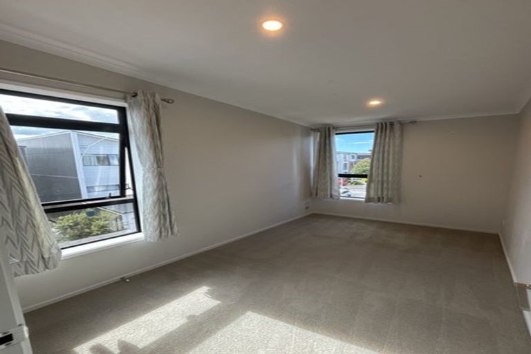 Photo of property in 13 William Stratton Lane, Hobsonville, Auckland, 0616