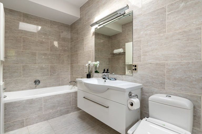 Photo of property in 52 Walter Road, Lowry Bay, Lower Hutt, 5013