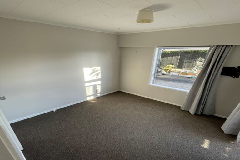 Photo of property in 5/60 West Coast Road, Glen Eden, Auckland, 0602