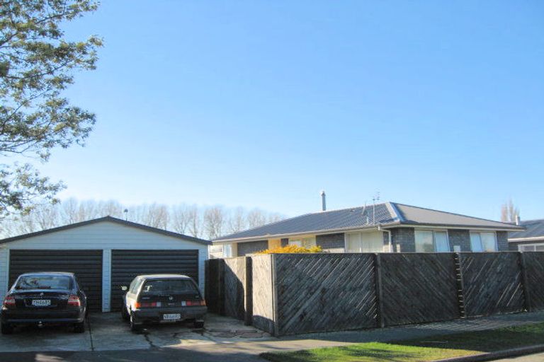 Photo of property in 18 Burnridge Place, Belfast, Christchurch, 8051