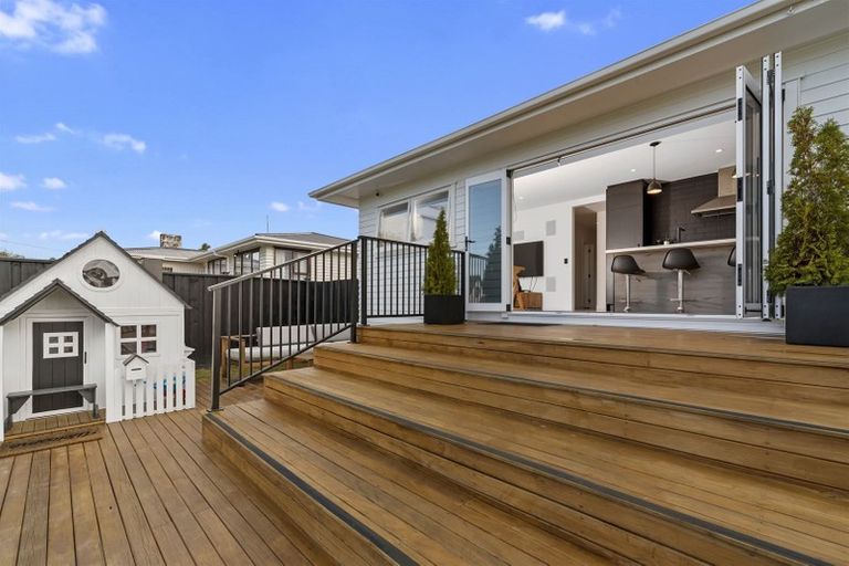 Photo of property in 2 Havelock Avenue, Forrest Hill, Auckland, 0620