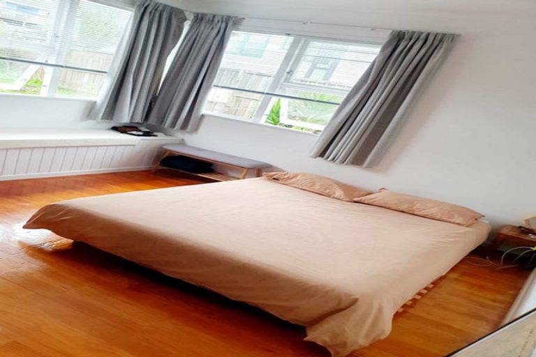 Photo of property in 8 Aplin Place, Birkdale, Auckland, 0626