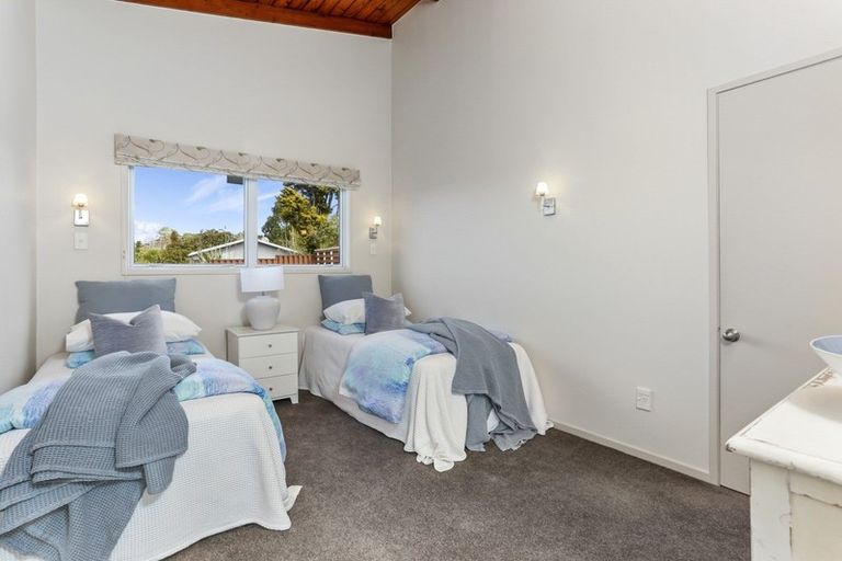 Photo of property in 30 Mayfair Crescent, Mairangi Bay, Auckland, 0630