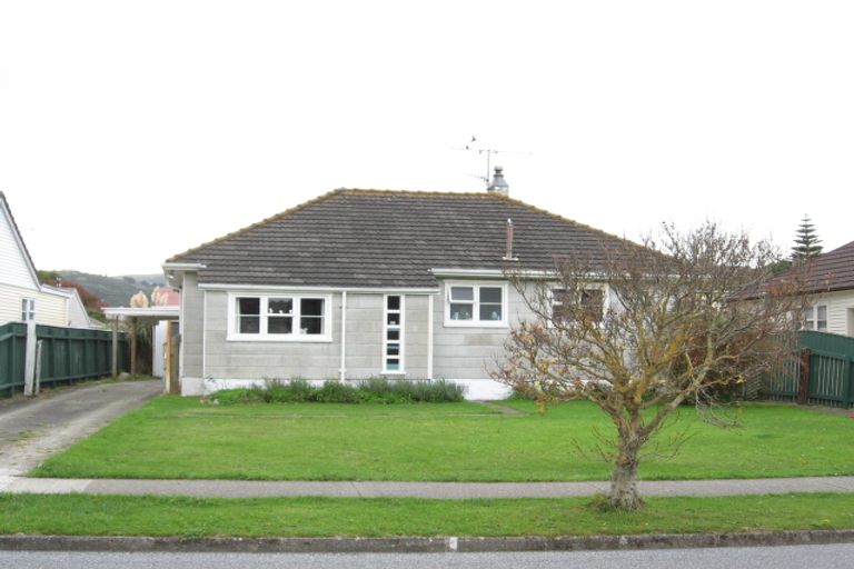 Photo of property in 15 Hewer Crescent, Naenae, Lower Hutt, 5011