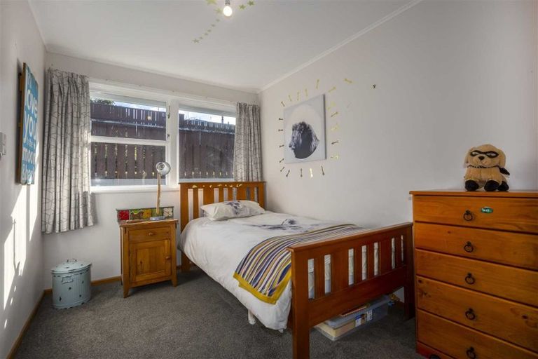 Photo of property in 31 Beazley Avenue, Paparangi, Wellington, 6037