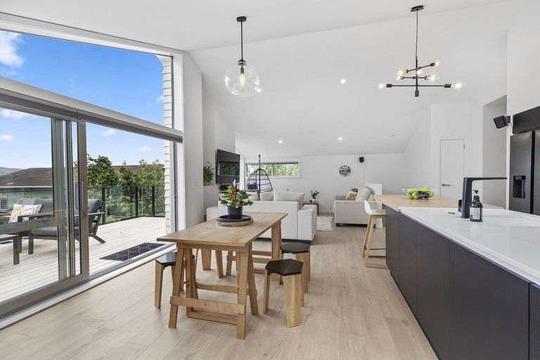 Photo of property in 111a Breaker Bay Road, Breaker Bay, Wellington, 6022