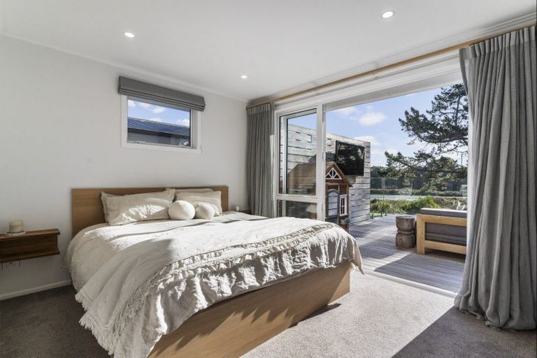 Photo of property in 58 Cobham Crescent, Kelston, Auckland, 0602