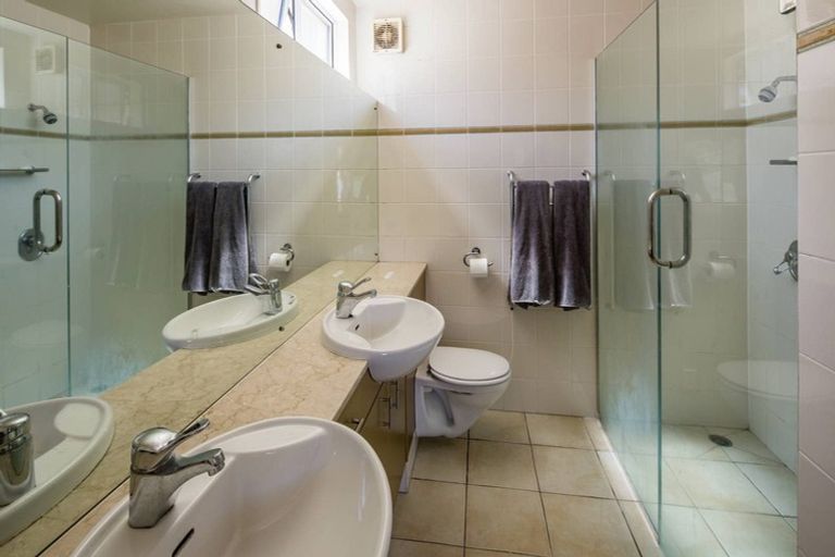 Photo of property in 18a Trevor Terrace, Paremata, Porirua, 5024