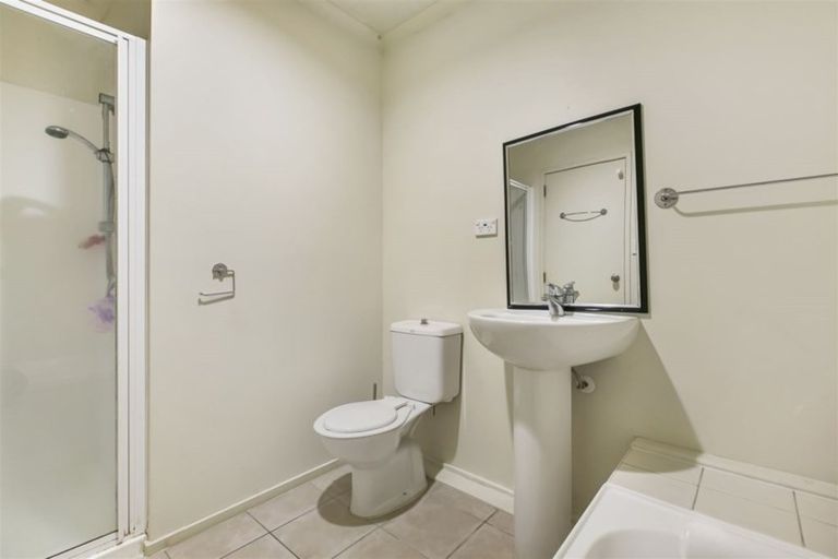 Photo of property in 8/4 Keeling Road, Henderson, Auckland, 0612