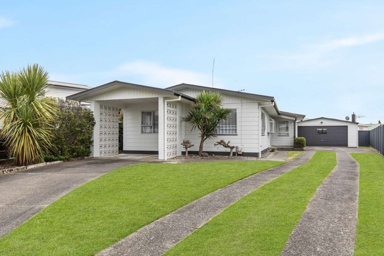 Photo of property in 6 Ajax Place, Highbury, Palmerston North, 4412