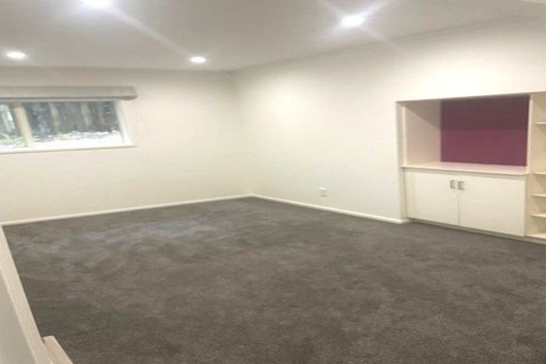 Photo of property in 9 Sandown Road, Rothesay Bay, Auckland, 0630