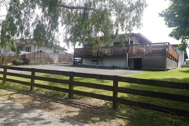 Photo of property in 24 Valley Road, Pukekohe, 2120