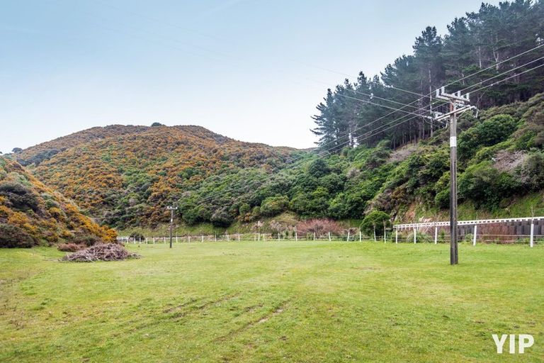 Photo of property in 648 Makara Road, Makara, Karori, 6972